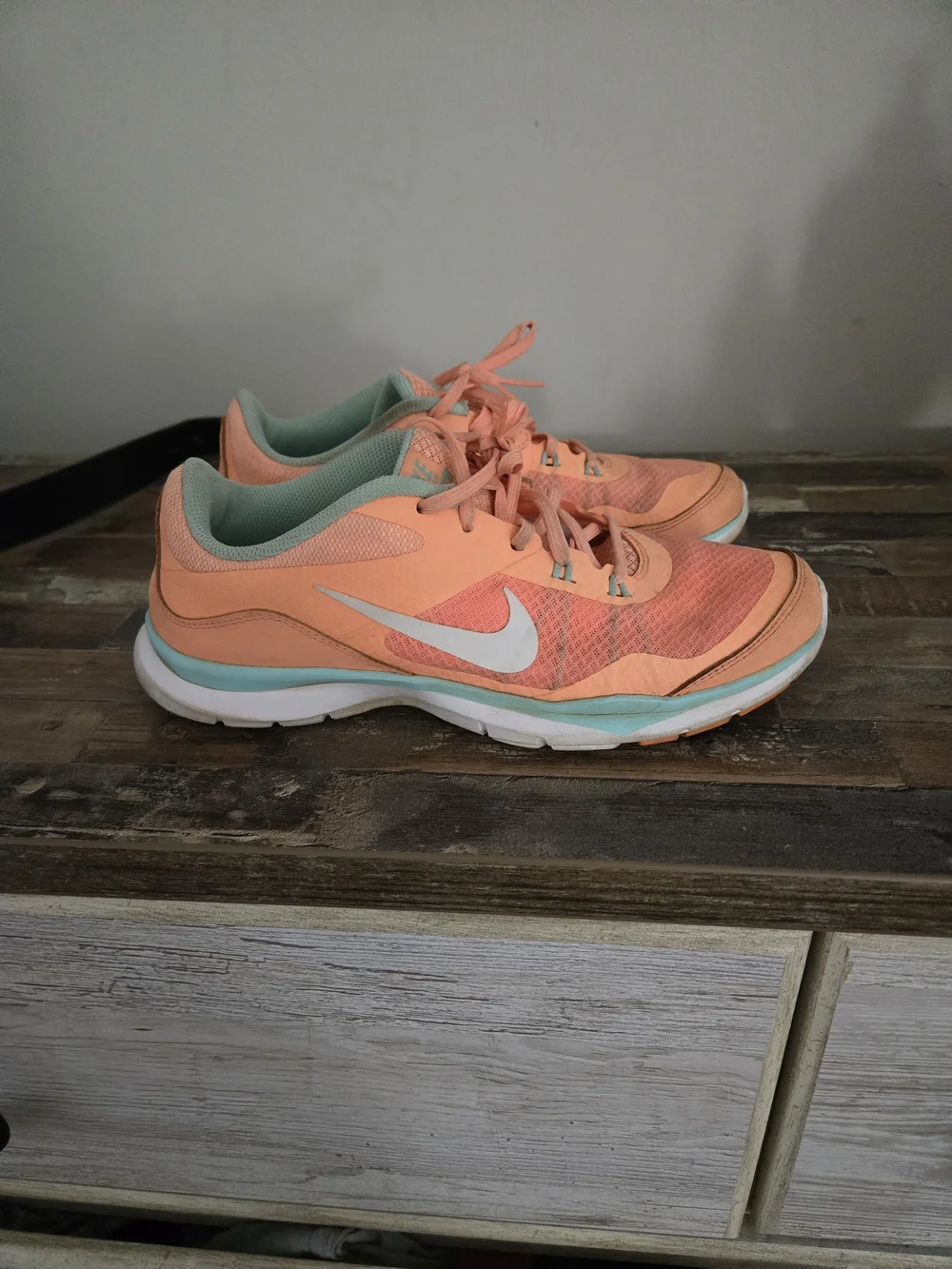 Nike Women's Peach and Mint Athletic Running Shoes